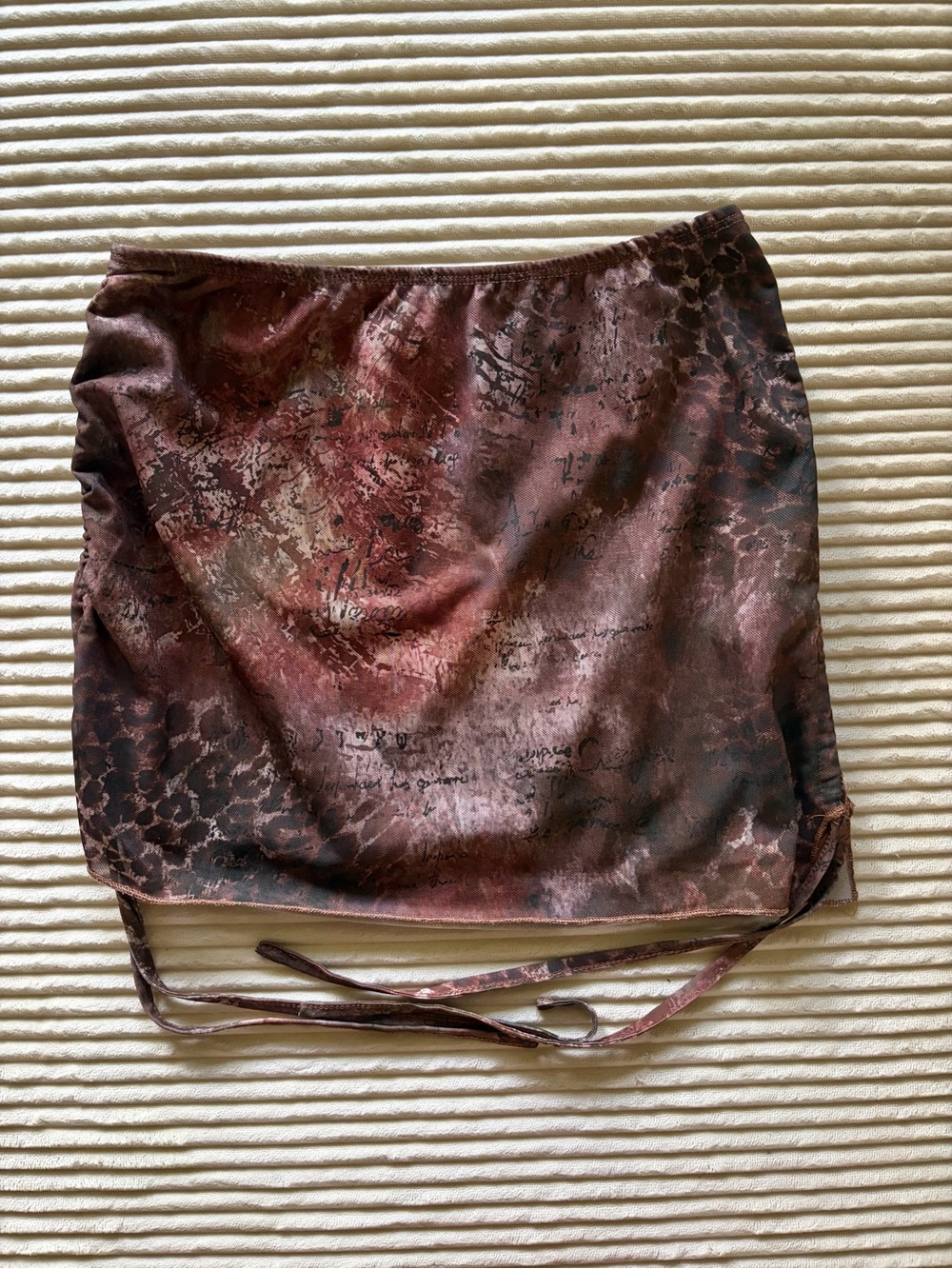 Edikted Rust-Brown Printed Mini Skirt - Picture 3 of 3